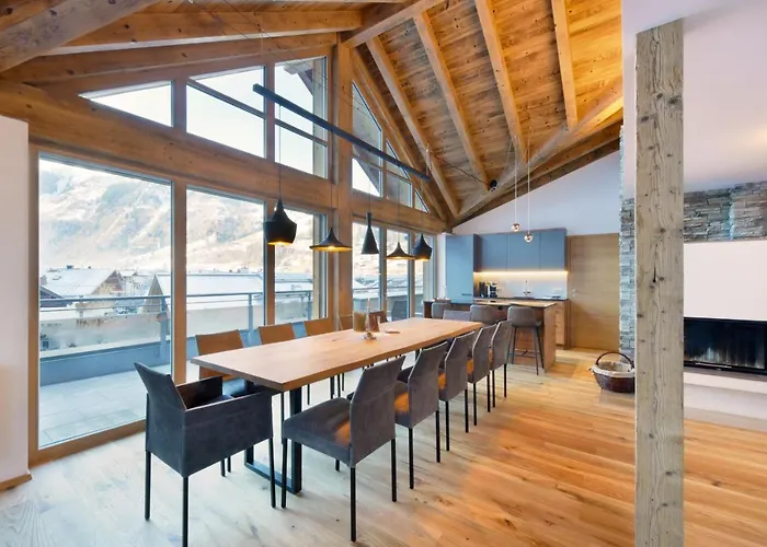 Mountain Luis アパートホテル カプルーン